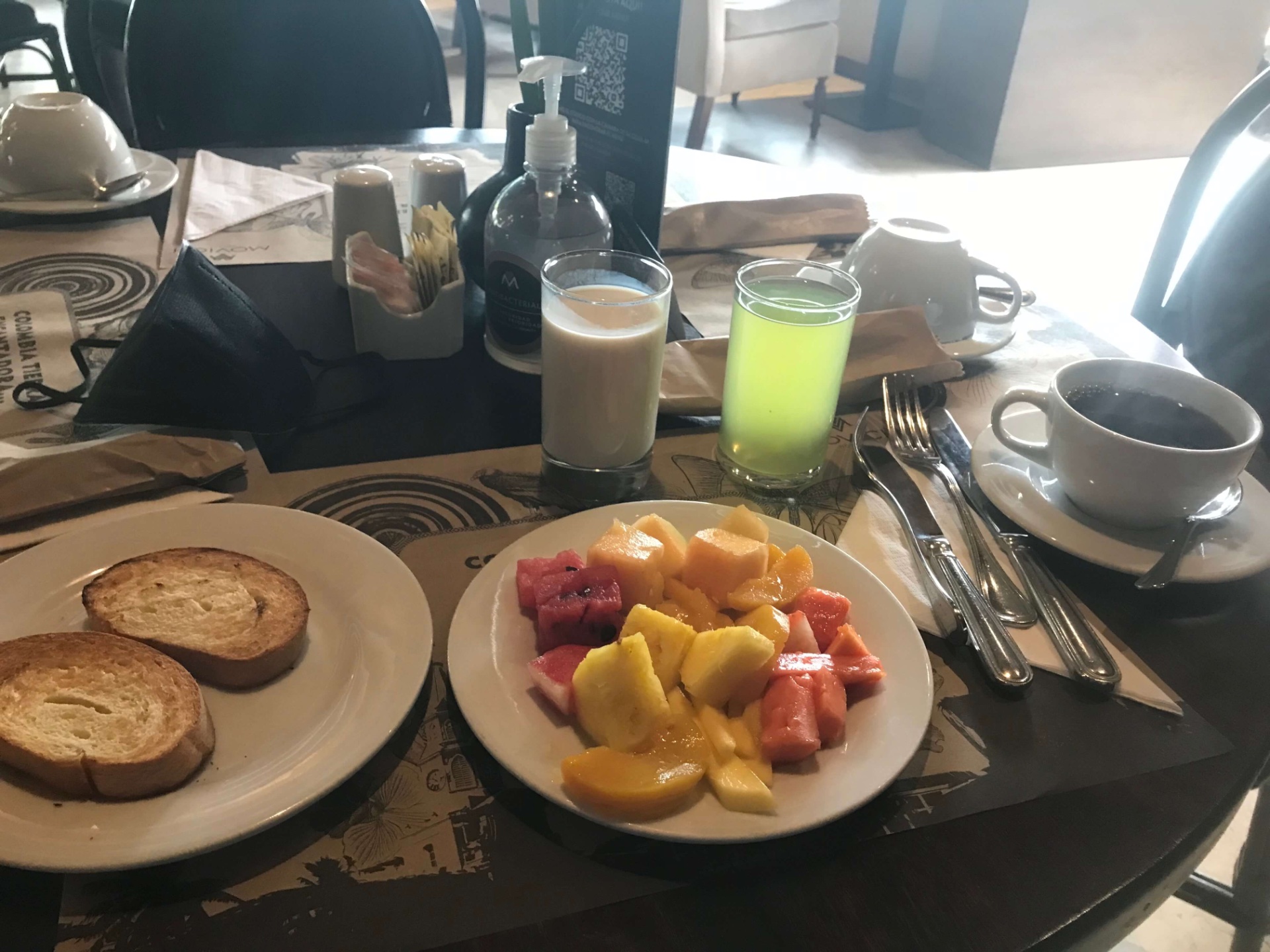 Desayuno at Movich Hotel